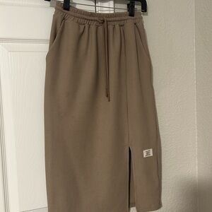 Casual skirt.